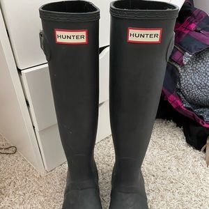 HUNTER BOOTS